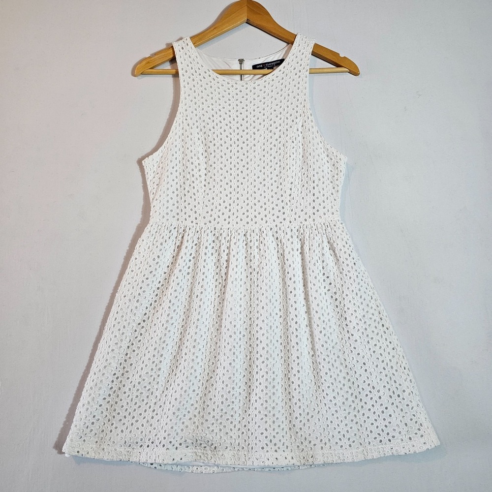 One Clothing Fit & Flare Dress Womens Medium White Cotton Round Neck Eyelet Lace